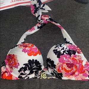 Victoria’s Secret bombshell bikini swim top